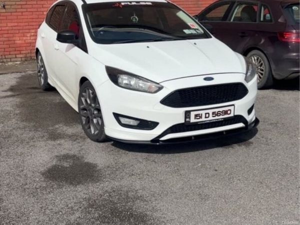 Ford Focus Hatchback, Diesel, 2015, White