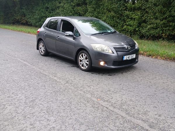 Toyota Auris Hatchback, Diesel, 2012, Grey