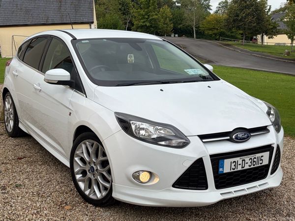 Ford Focus Hatchback, Petrol, 2013, White