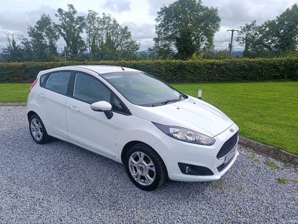 Ford Fiesta Hatchback, Petrol, 2016, White