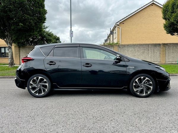 Toyota Auris Hatchback, Petrol Hybrid, 2017, Black