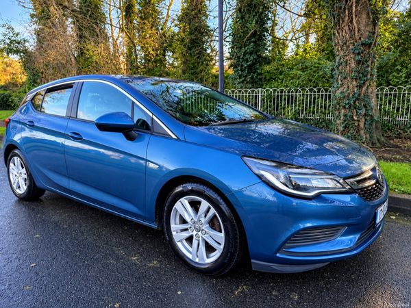 Vauxhall Astra Hatchback, Diesel, 2017, Blue