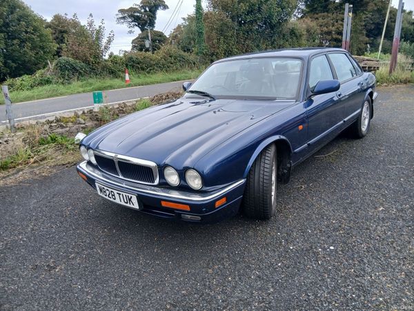 Jaguar XJ Saloon, Petrol, 1995, Blue