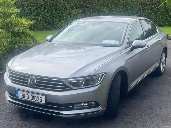 Volkswagen Passat Saloon, Diesel, 2019, Grey