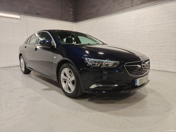 Opel Insignia Hatchback, Diesel, 2020, Blue