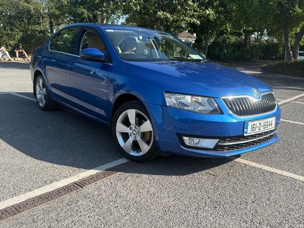 Skoda Octavia Saloon, Petrol, 2016, Blue