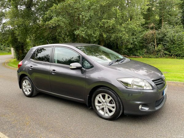 Toyota Auris Hatchback, Diesel, 2011, Grey