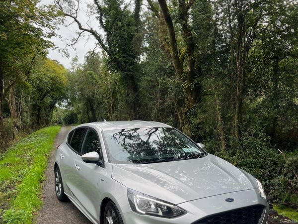Ford Focus Hatchback, Petrol Hybrid, 2021, Grey