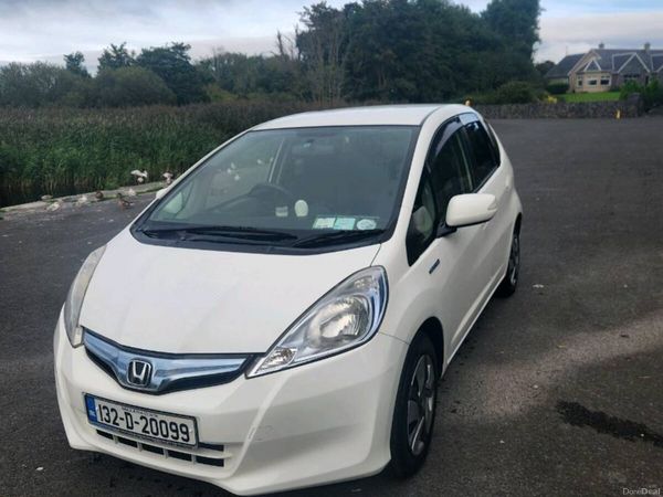 Honda Fit Hatchback, Petrol Hybrid, 2013, White