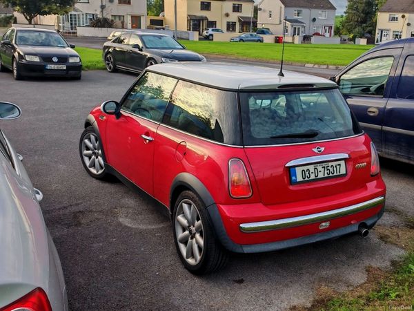 Mini Cooper Hatchback, Petrol, 2003, Red