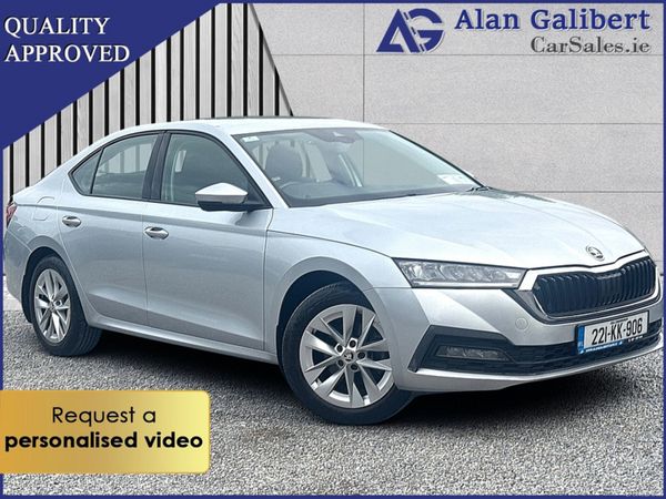 Skoda Octavia Hatchback, Petrol, 2022, Grey