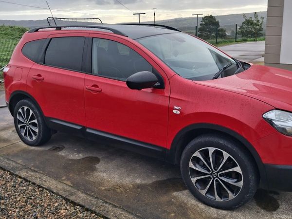 Nissan Qashqai+2 MPV, Diesel, 2013, Red