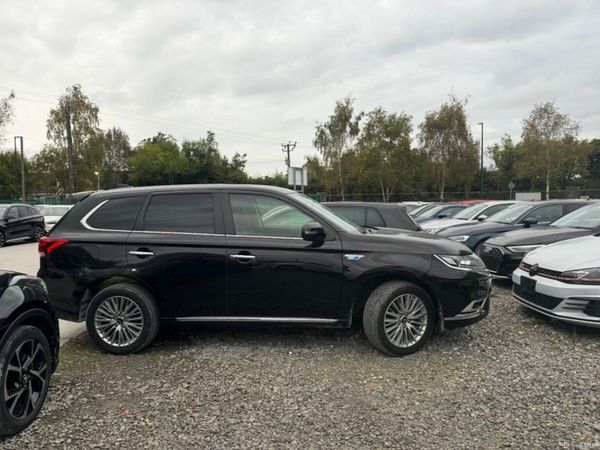 Mitsubishi Outlander SUV, Petrol Plug-in Hybrid, 2019, Black