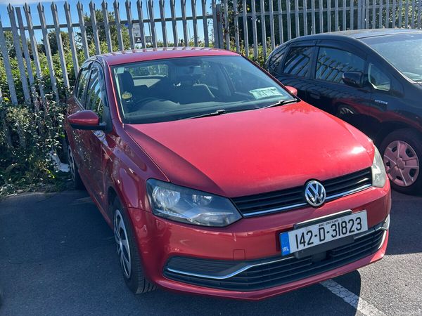 Volkswagen Polo Hatchback, Petrol, 2014, Red