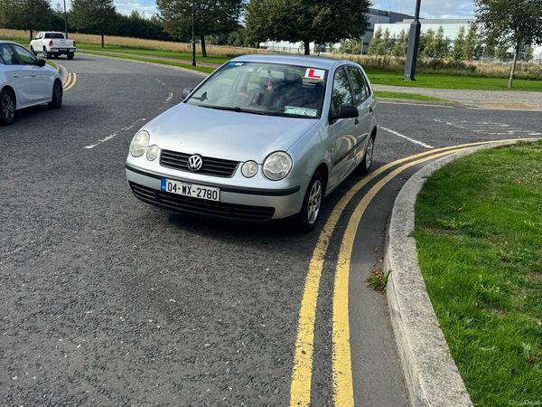 Volkswagen Polo Hatchback, Petrol, 2004, Silver