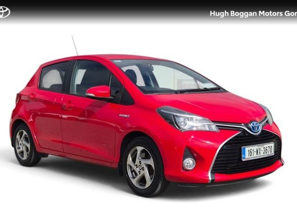 Toyota Yaris Hatchback, Petrol Hybrid, 2016, Red