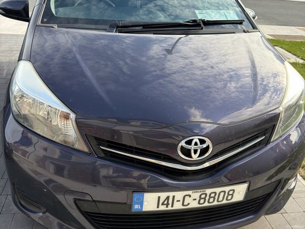 Toyota Yaris Hatchback, Petrol, 2014, Blue
