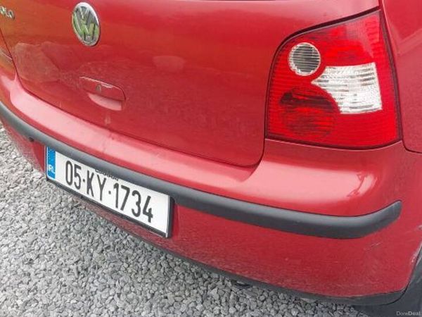 Volkswagen Polo Hatchback, Petrol, 2005, Red