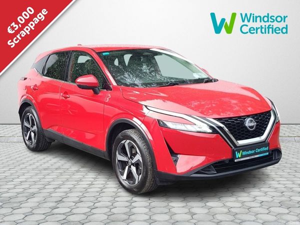 Nissan Qashqai MPV, Petrol, 2023, Red