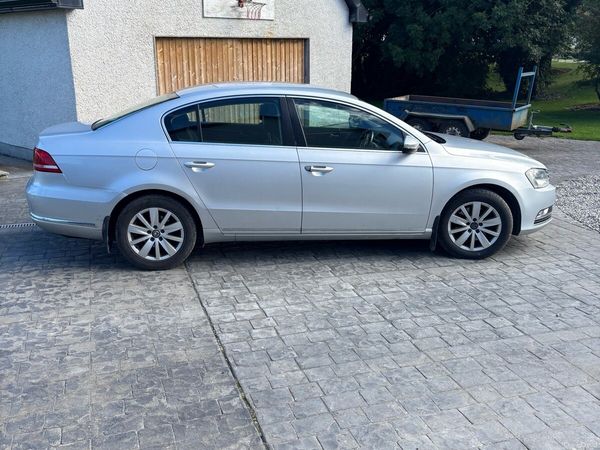 Volkswagen Passat Saloon, Diesel, 2013, Silver
