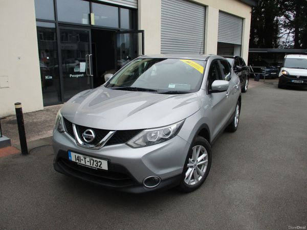 Nissan Qashqai Hatchback, Diesel, 2014, Silver