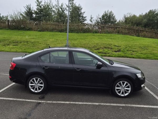 Skoda Octavia Hatchback, Diesel, 2013, Black