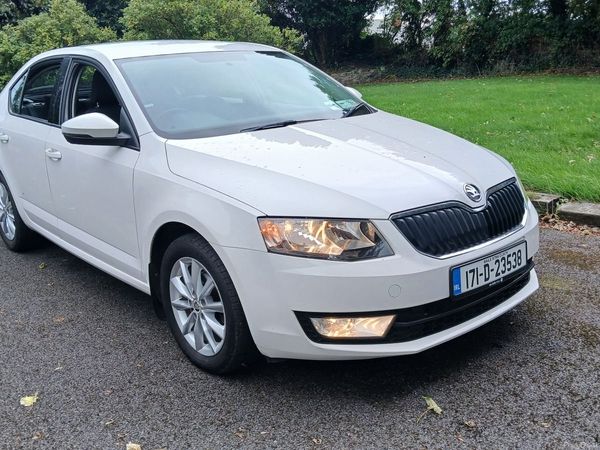 Skoda Octavia Saloon, Diesel, 2017, White