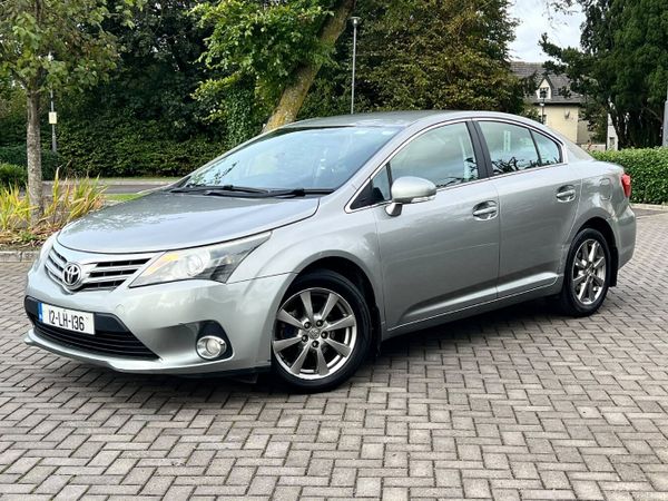 Toyota Avensis Saloon, Diesel, 2012, Grey