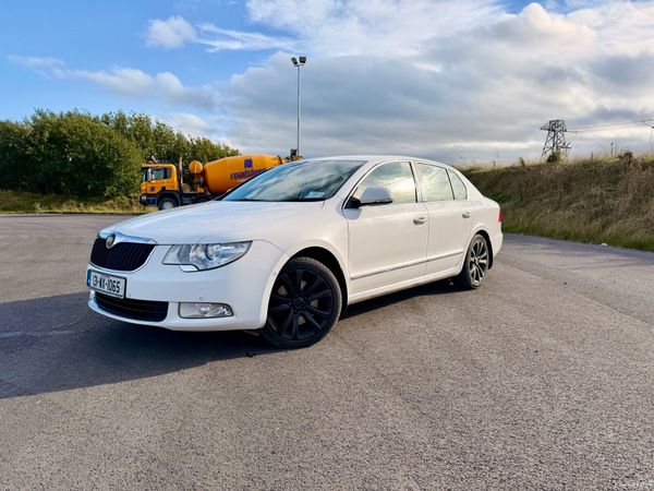 Skoda Superb Saloon, Diesel, 2013, White