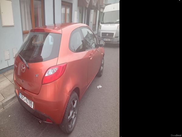 Mazda Mazda2 Hatchback, Petrol, 2009, Orange