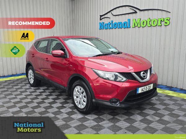 Nissan Qashqai Hatchback, Diesel, 2014, Red