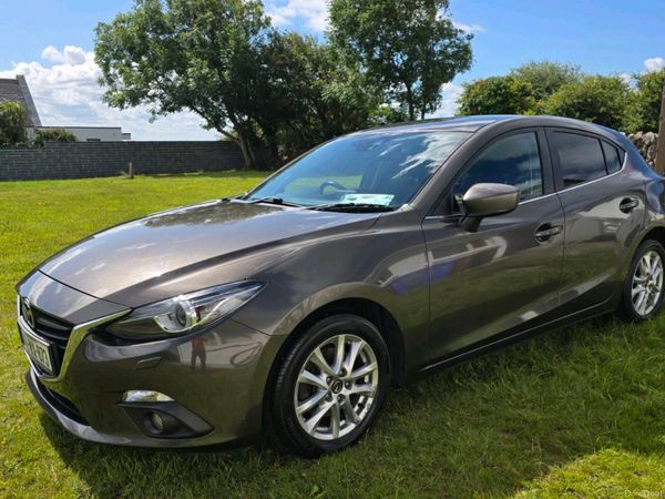 Mazda Mazda3 Hatchback, Diesel, 2014, Brown