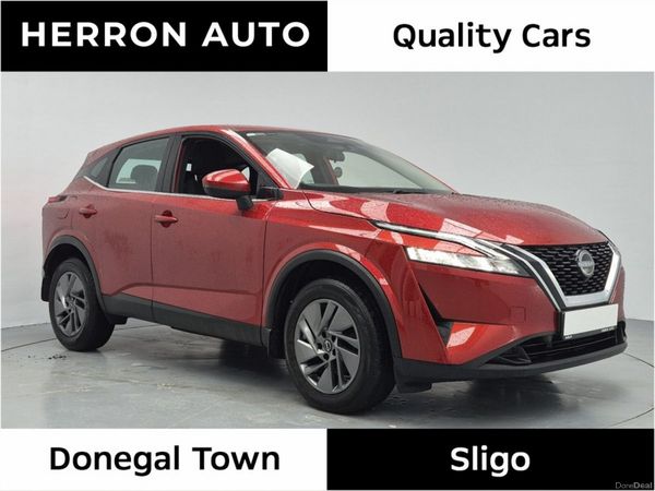 Nissan Qashqai MPV, Petrol, 2023, Red