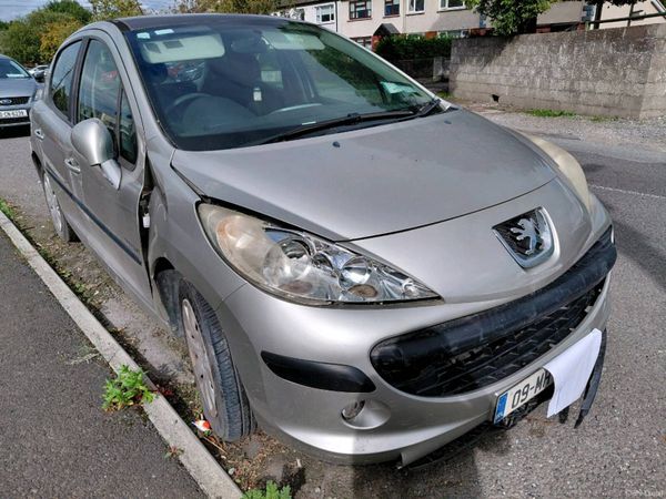 Peugeot 207 Hatchback, Diesel, 2009, Silver