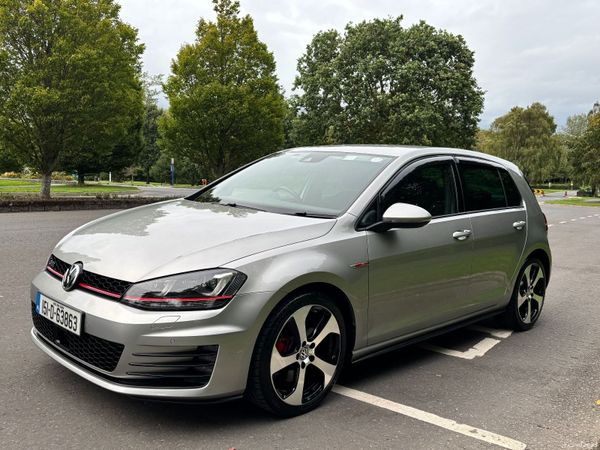 Volkswagen Golf Hatchback, Petrol, 2015, Silver