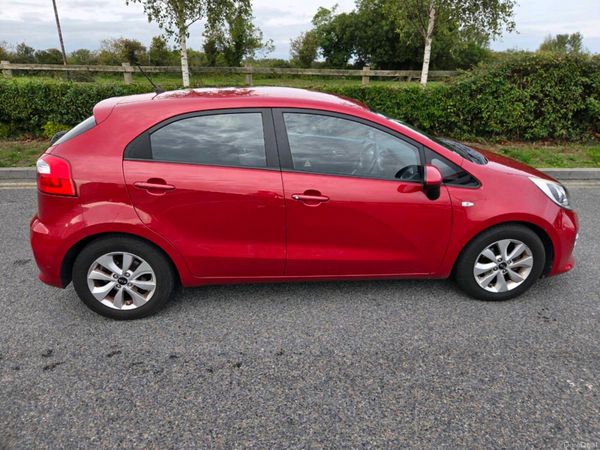 Kia Rio Hatchback, Petrol, 2015, Red