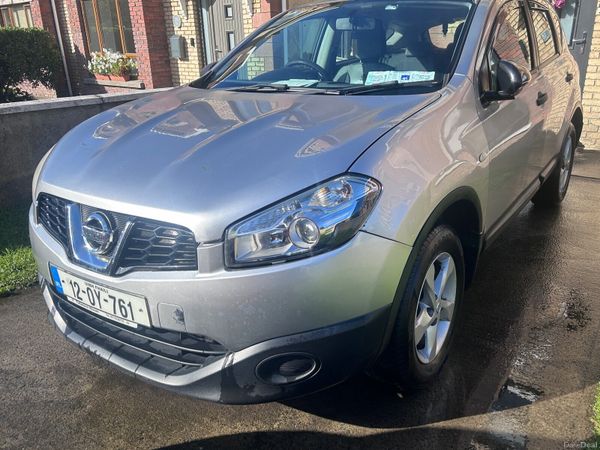 Nissan Qashqai Hatchback, Diesel, 2012, Silver