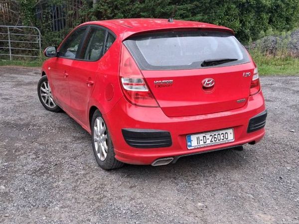Hyundai i30 MPV, Diesel, 2011, Red