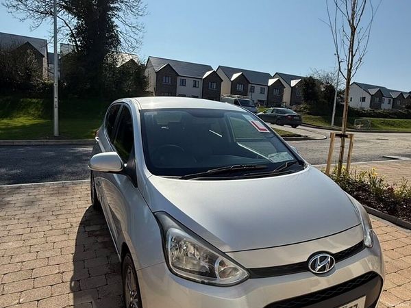Hyundai i10 Hatchback, Petrol, 2014, Silver