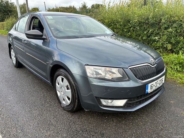 Skoda Octavia Saloon, Diesel, 2016, Grey