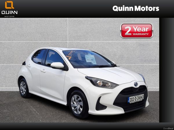Toyota Yaris Hatchback, Petrol Hybrid, 2020, White