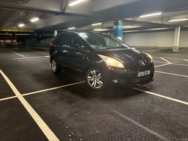 Peugeot 5008 MPV, Diesel, 2011, Black