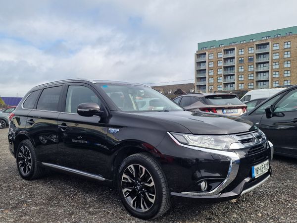 Mitsubishi Outlander SUV, Petrol Plug-in Hybrid, 2016, Black