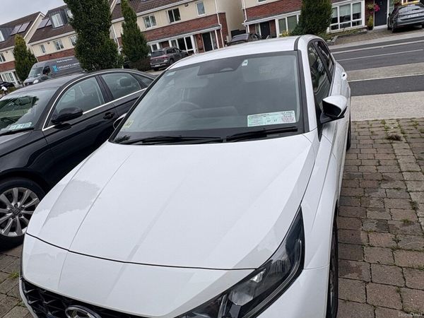 Hyundai i20 Hatchback, Petrol, 2021, White