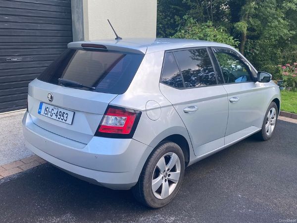 Skoda Fabia Hatchback, Petrol, 2015, Silver