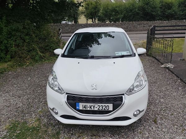 Peugeot 208 Hatchback, Diesel, 2014, White