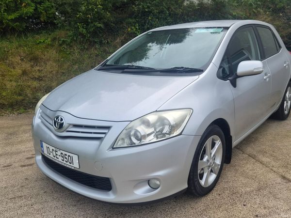Toyota Auris Hatchback, Diesel, 2010, Silver