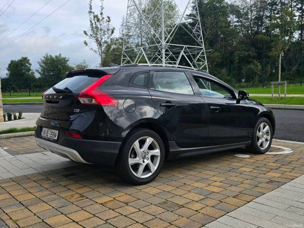 Volvo V40 Hatchback, Diesel, 2016, Black