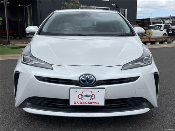 Toyota Prius Hatchback, Petrol Hybrid, 2021, White
