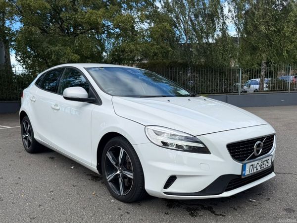 Volvo V40 Hatchback, Diesel, 2017, White